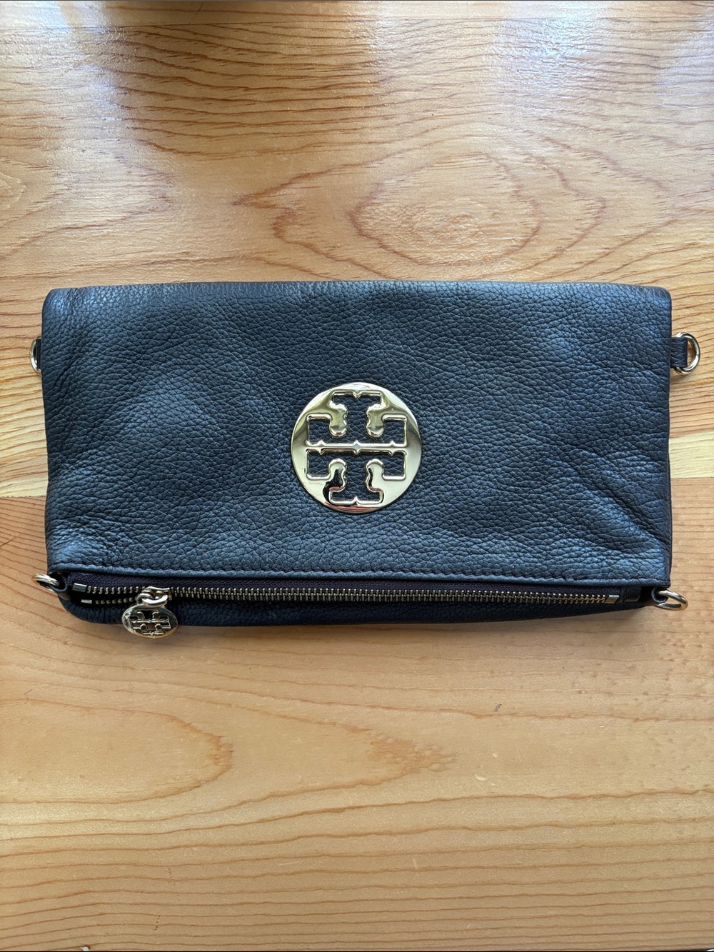 Tory Burch Brown Pebbled Leather Foldover Clutch Gold Logo Medallion EUC